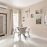 Dream House In Center! 아파트