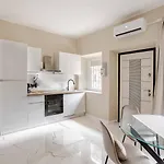 아파트 Dream House In Center! *