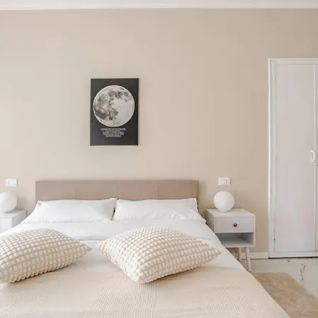 Dream House In Center! *