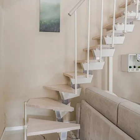 Dream House In Center!