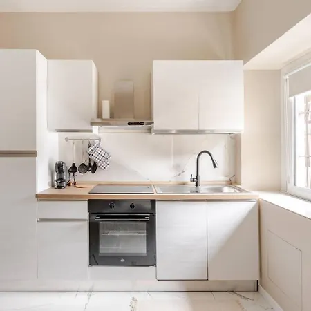 Dream House In Center!