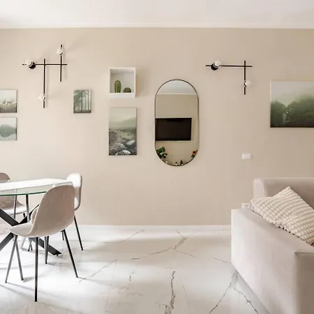 Dream House In Center!