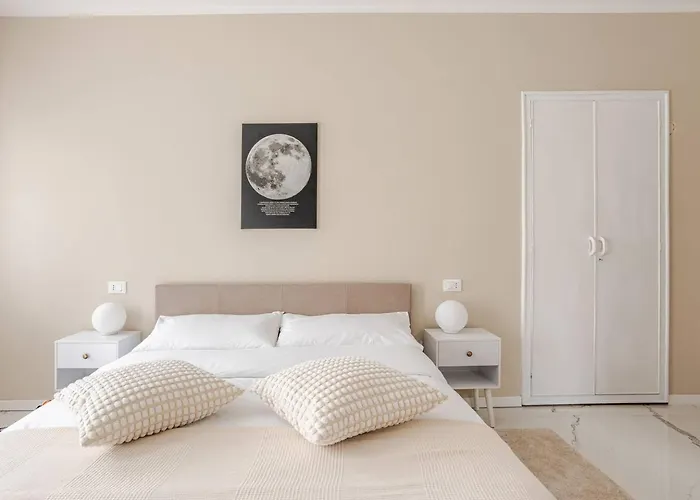 Dream House In Center! *